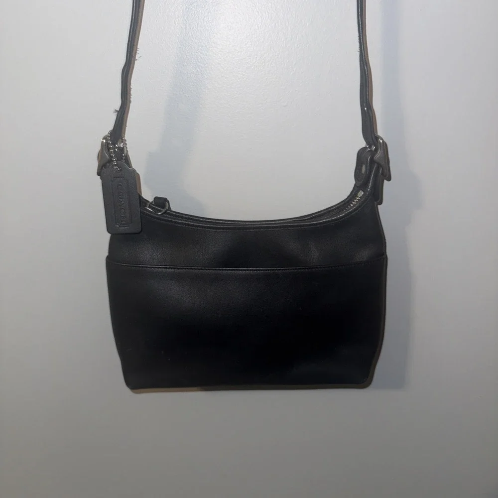 Vintage Coach Black Leather Legacy Pocket Zip Small Shoulder Bag Hobo 9136